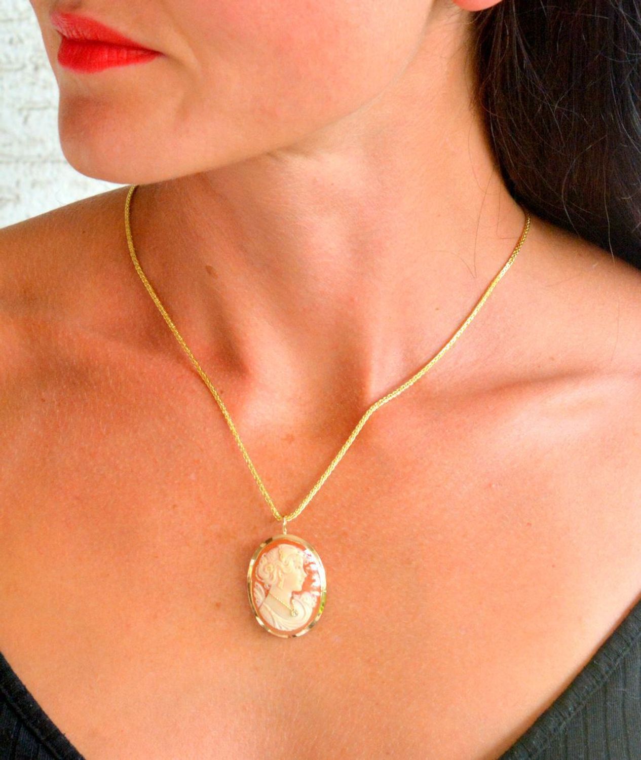 Złota broszka zawieszka 585 broszkowisior Pani Walewska BO 10 585. Złota zawieszka damska. Zawieszka Pani Walewska. Złoty wisior z Kameą. Zawieszka damska złota. Złota zawieszka damska. Broszka złota damska Pani Walewska.  (2).jpg